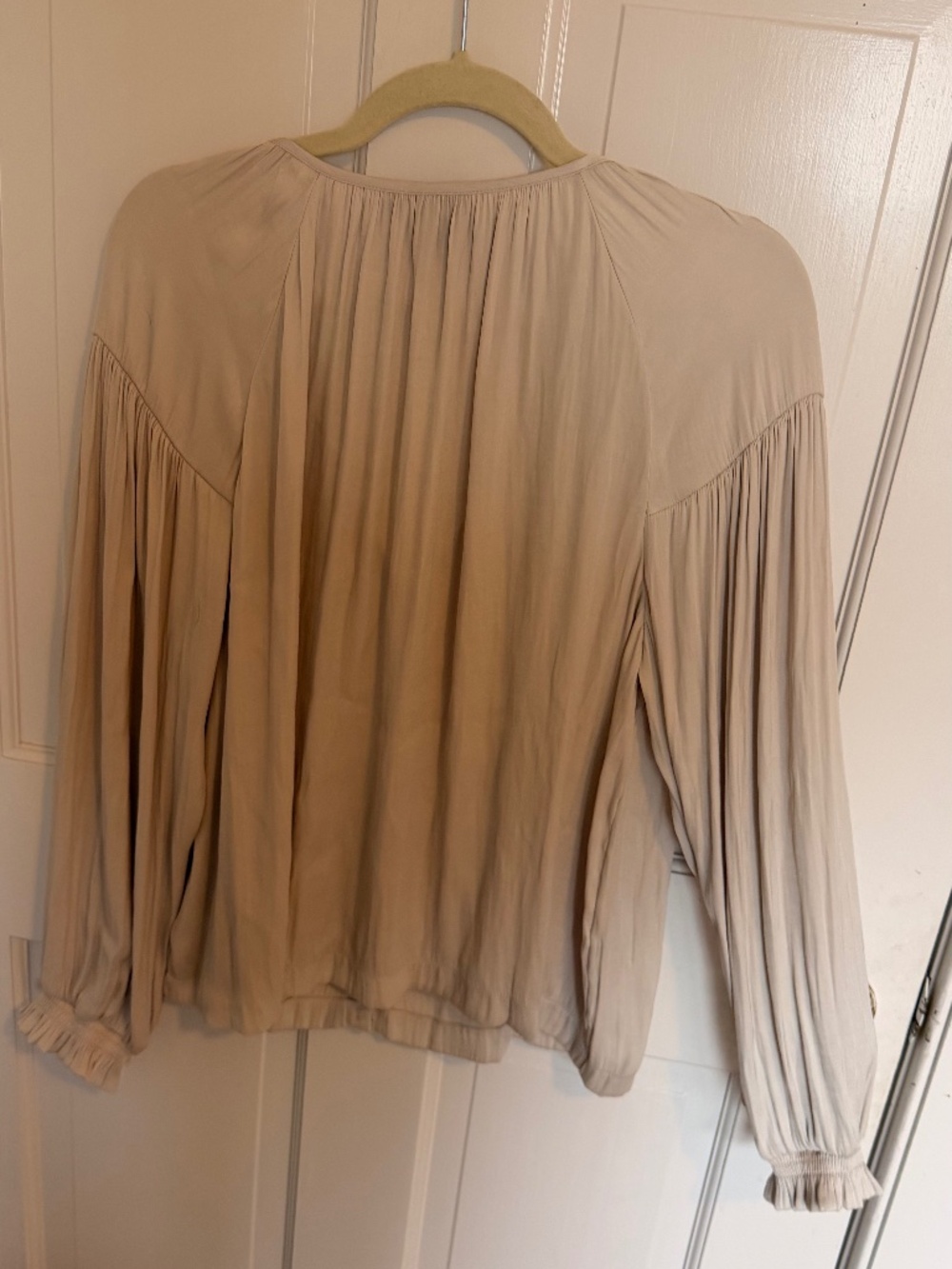 Gap Boho Peasant Blouse Size L Cream Tie Neck Button Front Balloon Sleeve